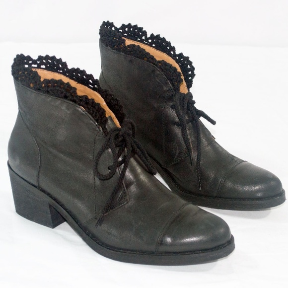 Latigo Shoes - Latigo Black Leather Kat Ankle Boot 8.5M